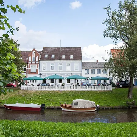 Romantik Aquarium Hotel